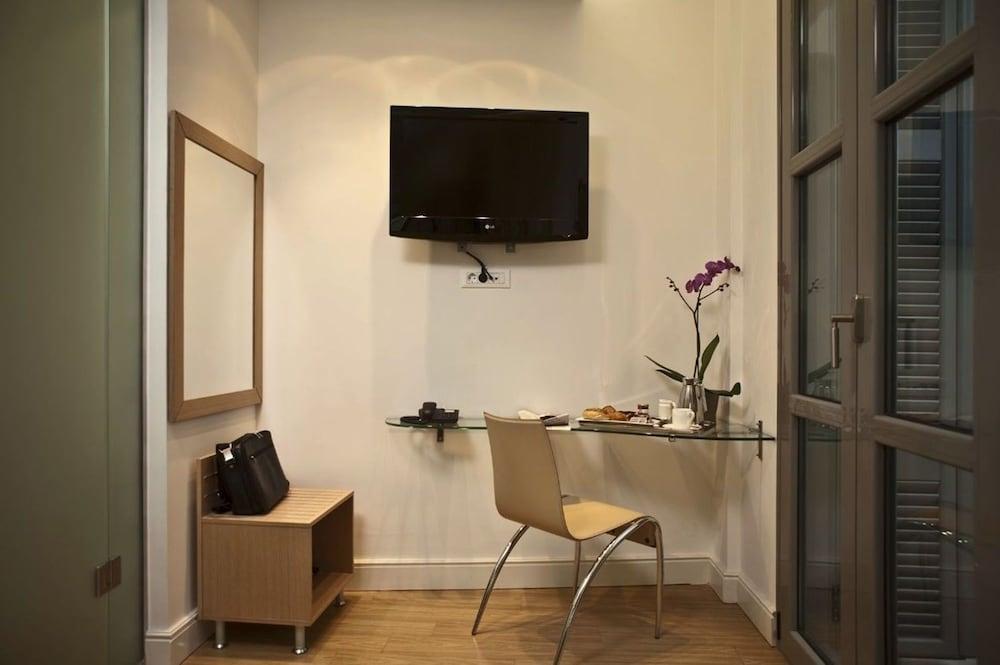 Chic Hotel Атина Екстериор снимка