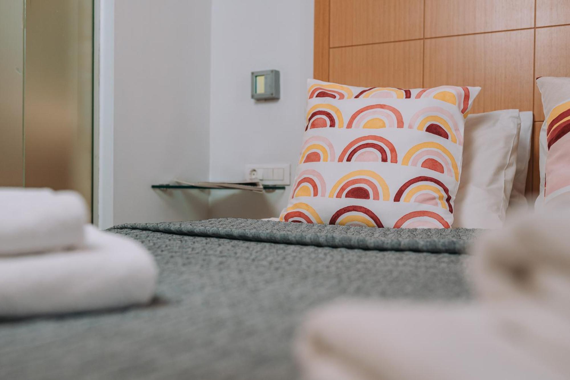 Chic Hotel Атина Екстериор снимка