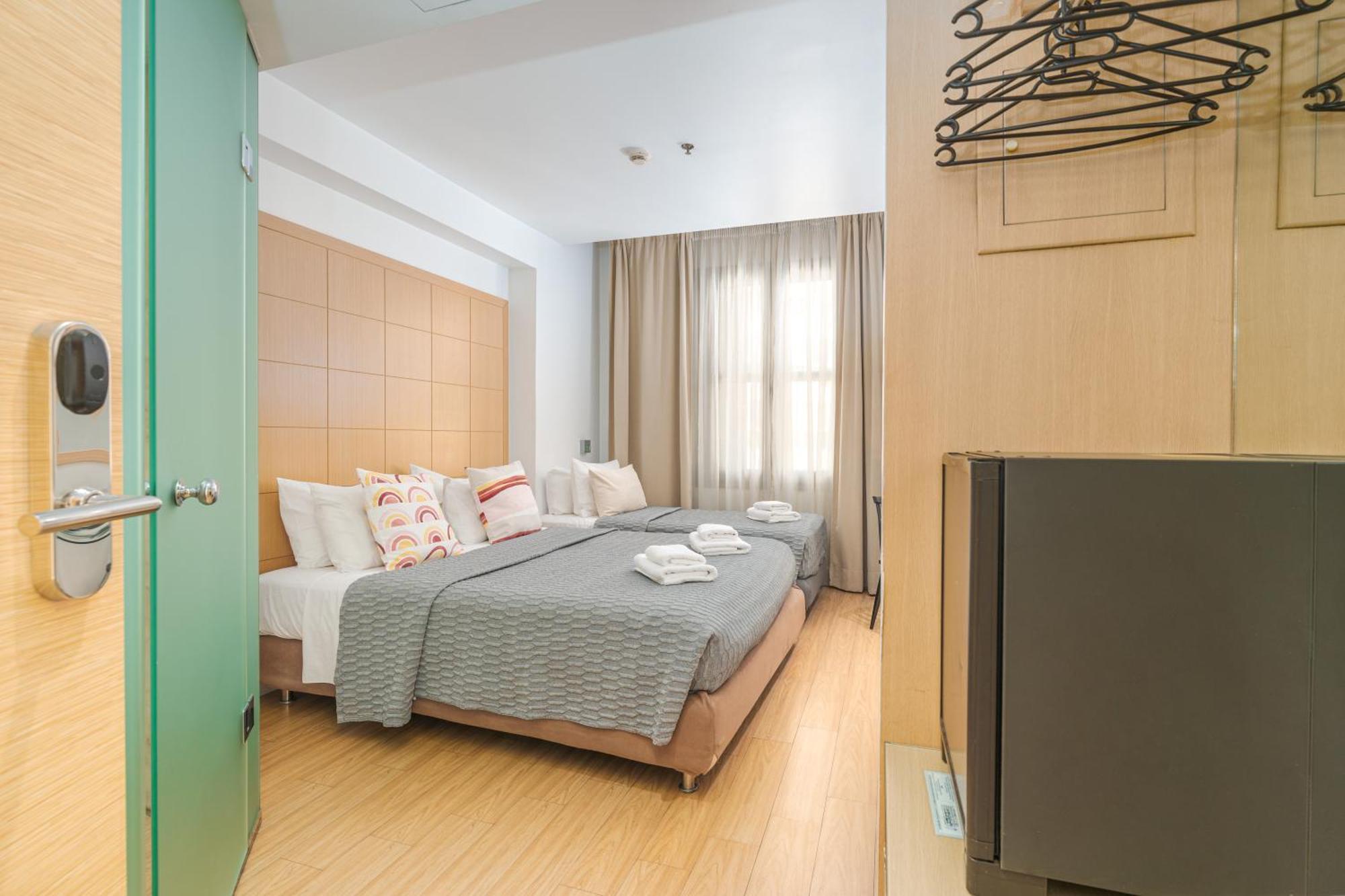 Chic Hotel Атина Екстериор снимка