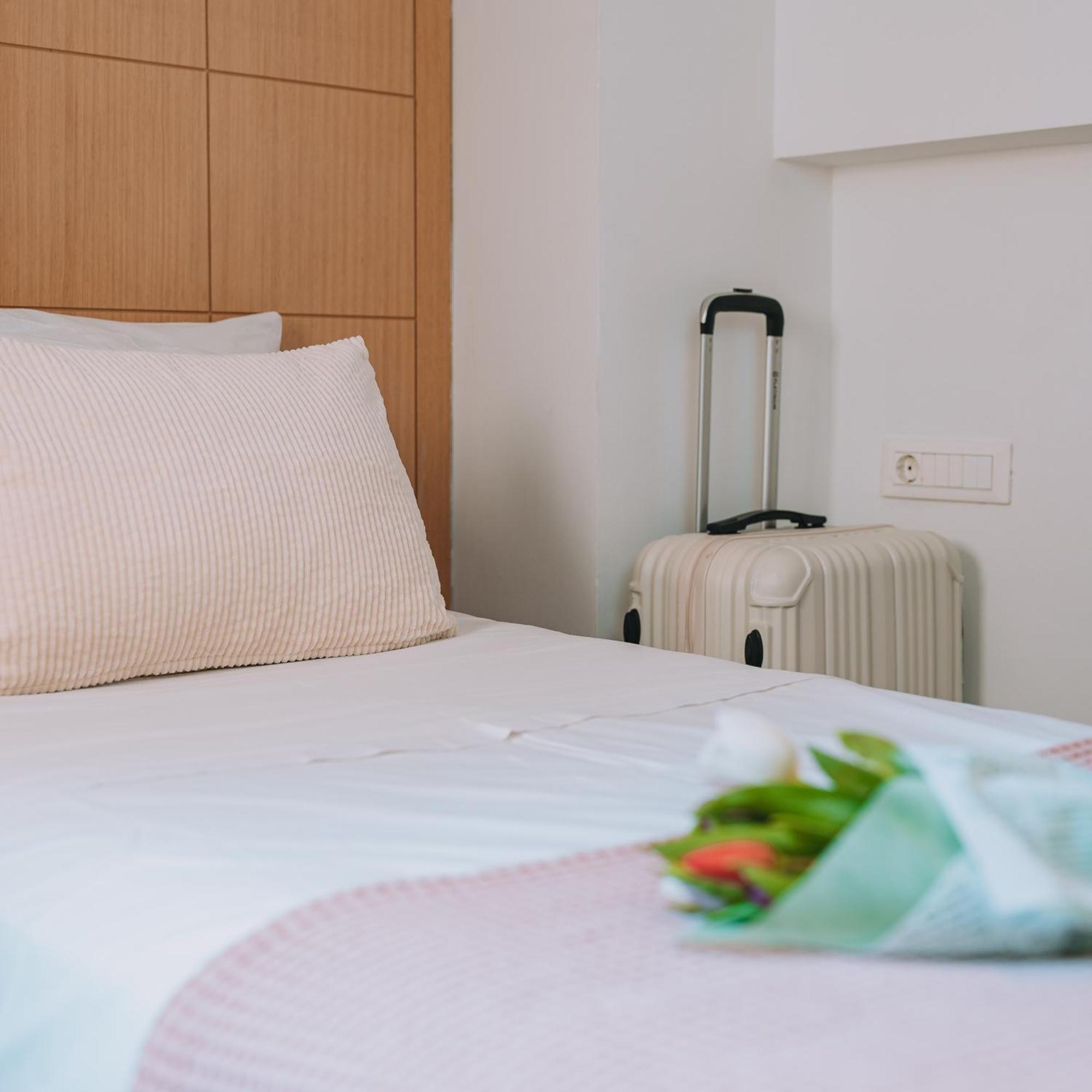 Chic Hotel Атина Екстериор снимка