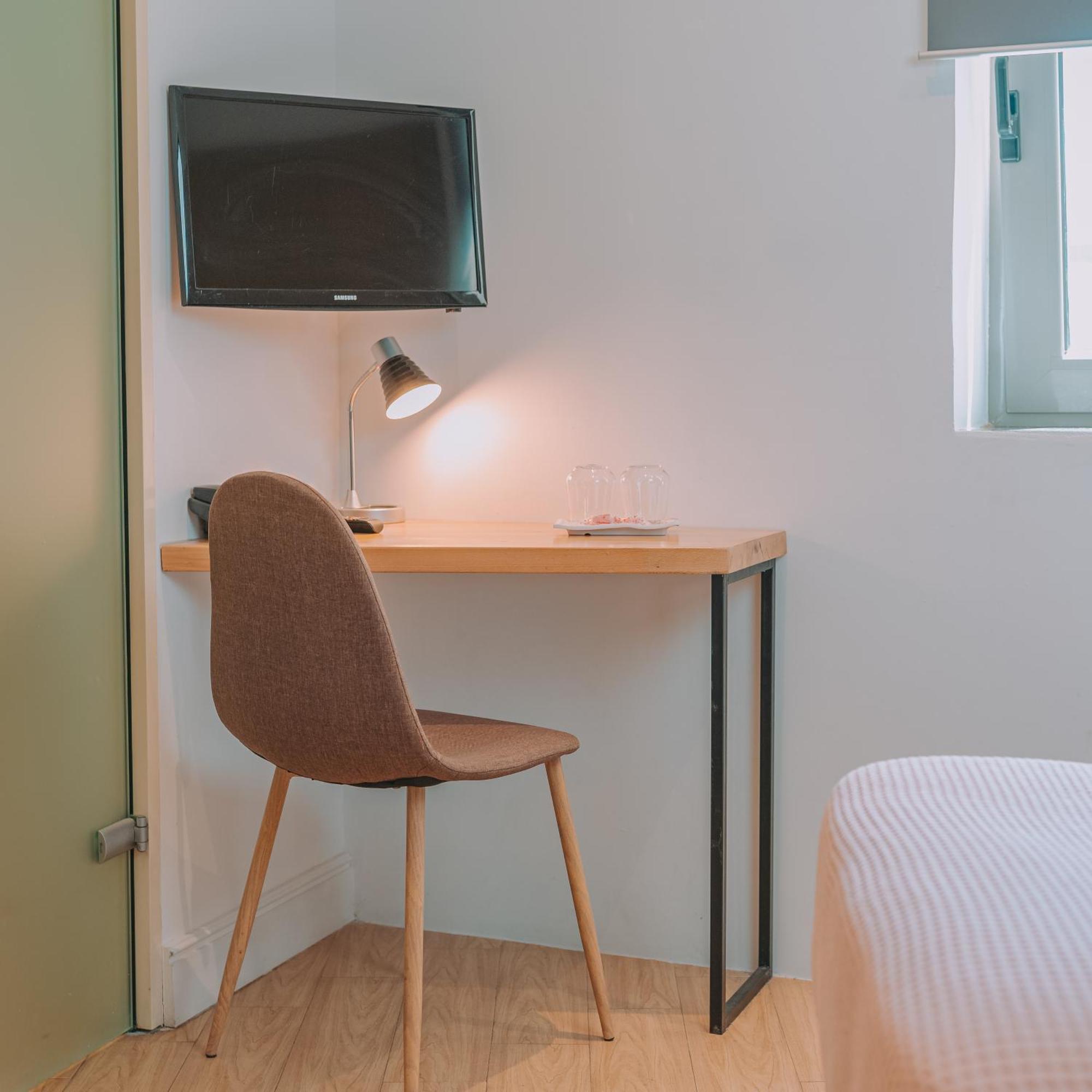 Chic Hotel Атина Екстериор снимка
